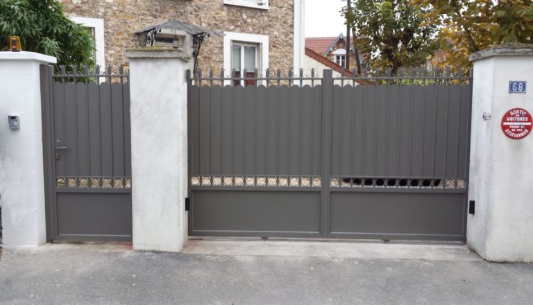 Portail aluminium classique a Quimper - Portes de garage / Portails - Quimper Concarneau