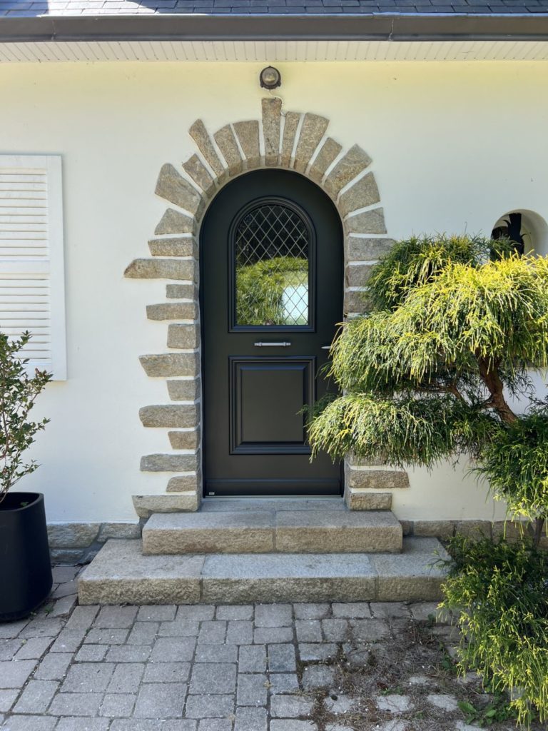 Porte d'entrée mixte Bois Aluminium Minco à Quimper