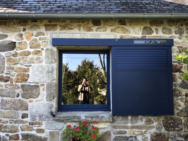 Volet coulissant motorise solaire a Beig Meil - Volets - Quimper Concarneau