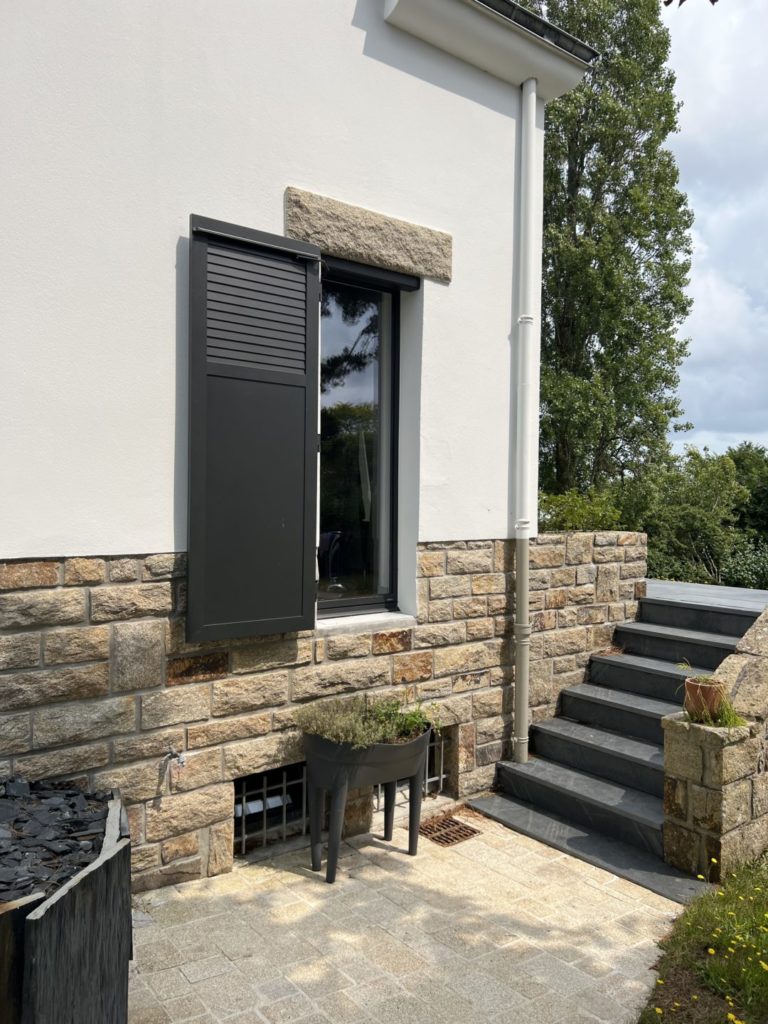 Réalisation menuiserie aluminium et volet battant à Quimper (2)
